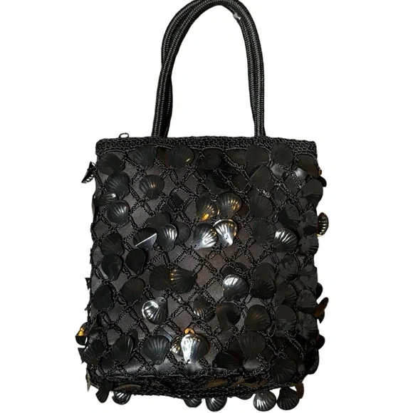 Small crochet/satin bag with hanging plastic shells. In excellent condition - Picture 2 of 5